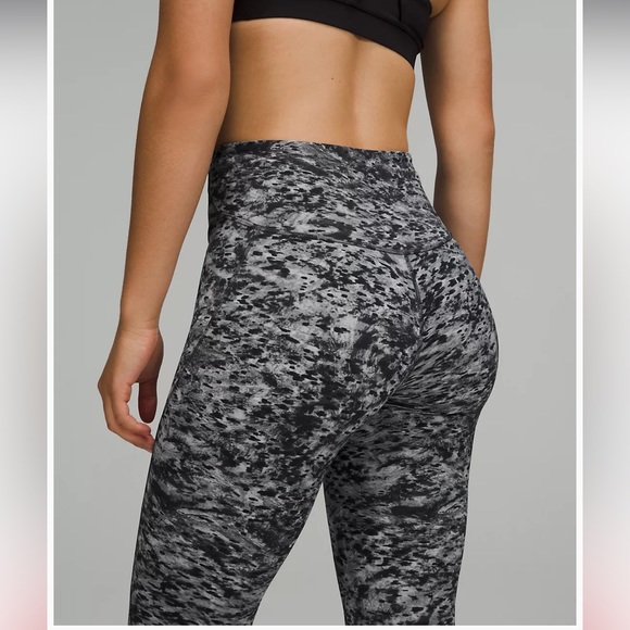 LULULEMON Base Pace HR Tight 25” - Picture 6 of 10